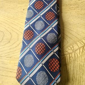 Silk tie